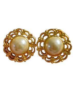 Goldtone Cream Floral Earrings Vintage